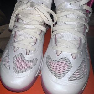 Nike Women’s Hyperfuse TB 8.5 (Pre-Owned)